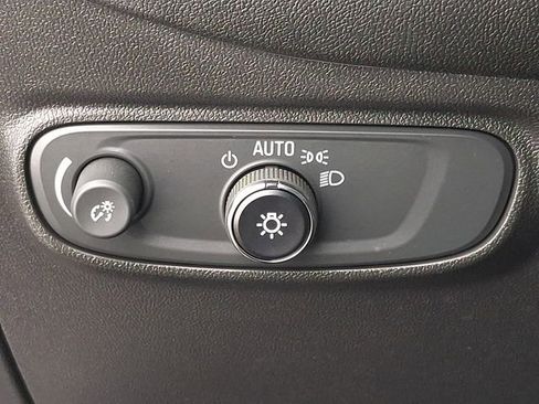 Used 2023 Chevrolet Equinox LT image 24