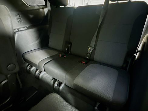 Used 2022 Chevrolet Traverse LT image 28