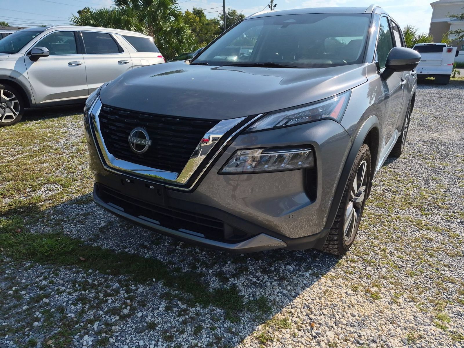 Used 2023 Nissan Rogue SL w/ SL Premium Package AWD/4WD image 1