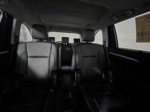 Used 2017 Toyota Highlander XLE image 33