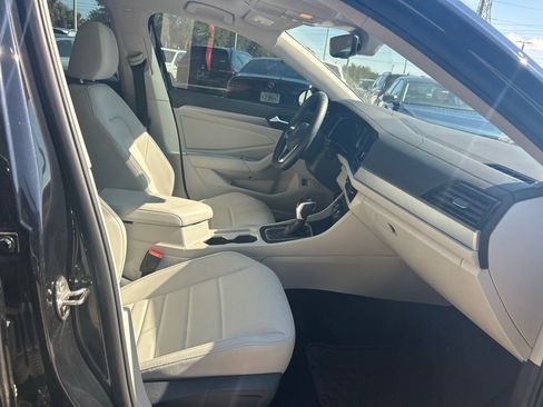Used 2023 Volkswagen Jetta SE image 29