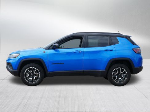 Used 2025 Jeep Compass Trailhawk w/ Trailhawk Elite Group AWD/4WD image 4