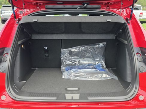 New 2026 Chevrolet Trax RS w/ Sunroof Package FWD image 15