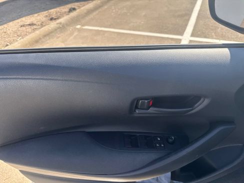 Used 2022 Toyota Corolla LE FWD image 14