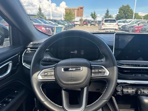 Used 2022 Jeep Compass High Altitude AWD/4WD image 9