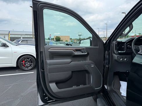 Used 2025 GMC Sierra 1500 SLT w/ SLT Premium Package AWD/4WD image 21