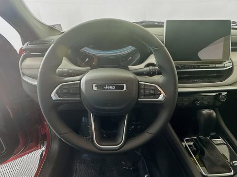 Certified 2025 Jeep Compass Limited AWD/4WD image 18