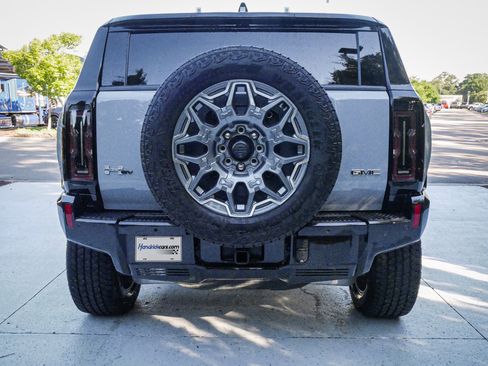 Used 2025 GMC Hummer EV 3X AWD/4WD image 9