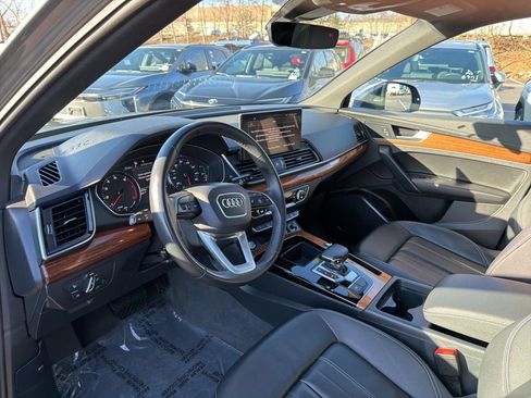 Used 2023 Audi Q5 2.0T Premium w/ Convenience Package image 24