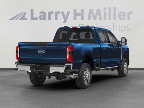 Used 2024 Ford F250 Lariat w/ Black Appearance Package image 2