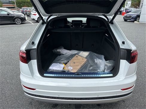 New 2025 Audi Q8 Premium Plus image 13