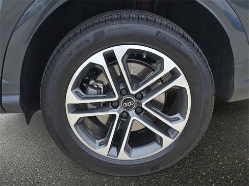 Used 2025 Audi Q5 Premium w/ Convenience Package image 37