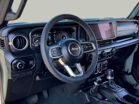Used 2024 Jeep Wrangler Unlimited Sahara w/ Technology Group AWD/4WD image 17