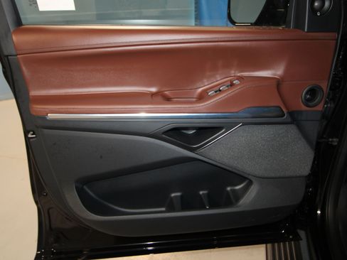 New 2026 Lincoln Navigator Reserve AWD/4WD image 4