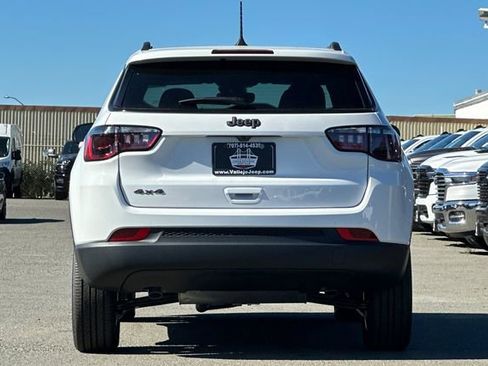 New 2026 Jeep Compass Latitude image 5