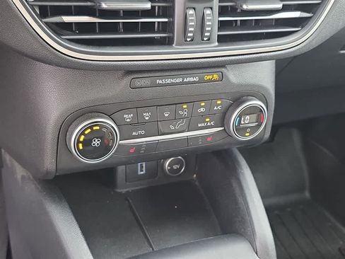 Used 2020 Ford Escape SE AWD/4WD image 25