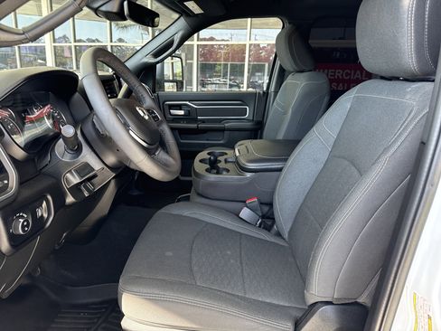 Used 2025 RAM 2500 Big Horn AWD/4WD image 15