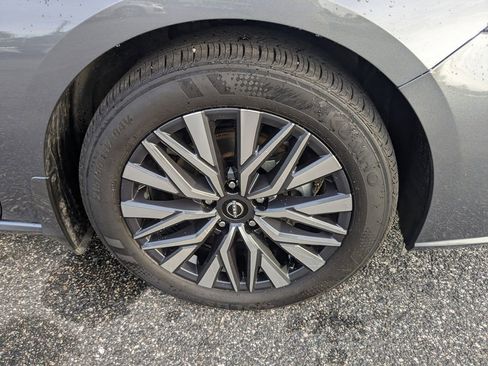 Used 2025 Nissan Altima 2.5 SV w/ SV Premium Package image 11