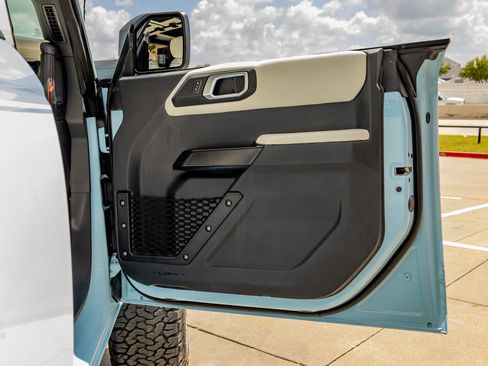 Used 2025 Ford Bronco Heritage Edition image 36