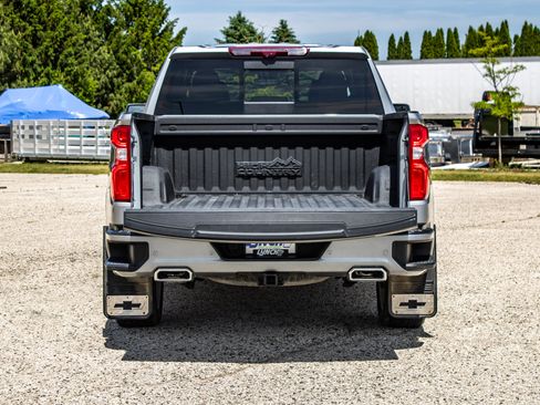 Used 2024 Chevrolet Silverado 1500 High Country w/ High Country Premium Package AWD/4WD image 7