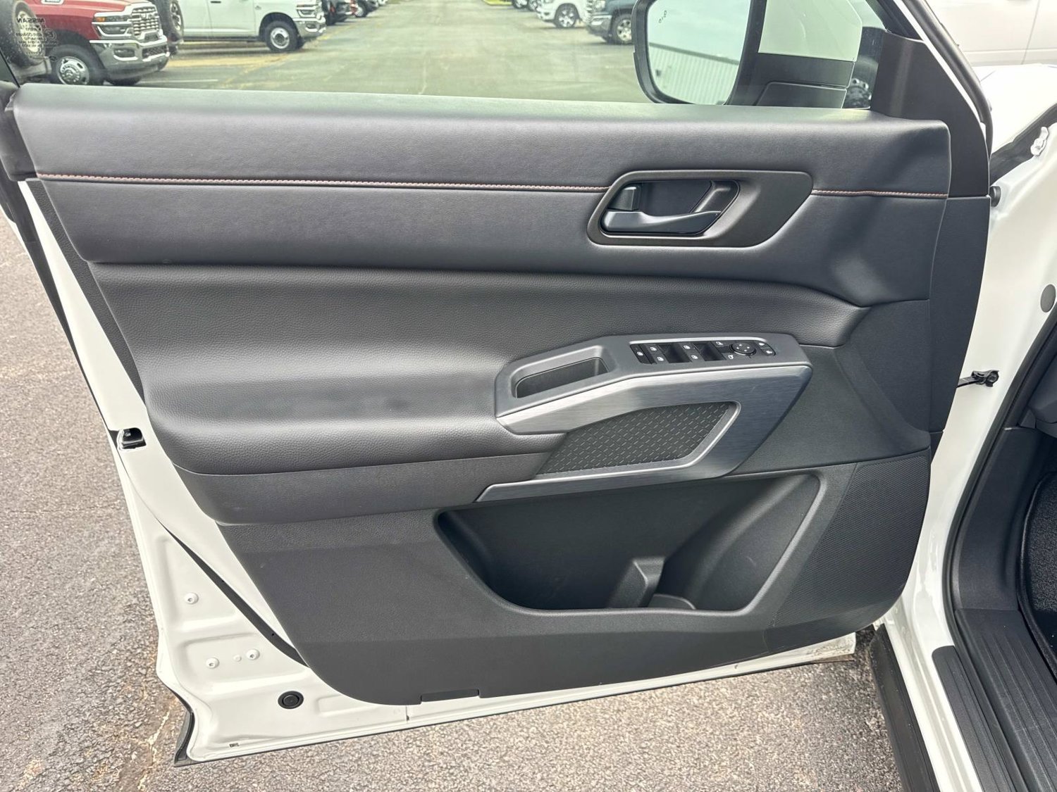 Used 2024 Nissan Pathfinder Rock Creek AWD/4WD image 28