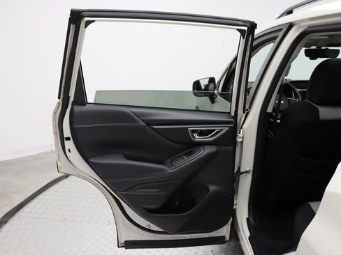 Used 2019 Subaru Forester Premium image 21