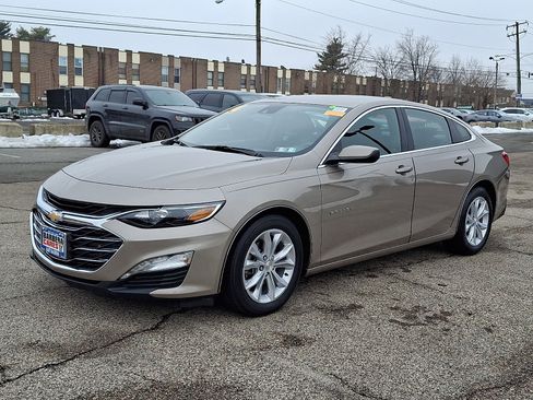 Used 2024 Chevrolet Malibu LT image 3