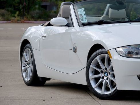 Used 2006 BMW Z4 3.0i image 16