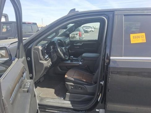 Used 2024 Chevrolet Silverado 1500 High Country w/ Technology Package AWD/4WD image 6