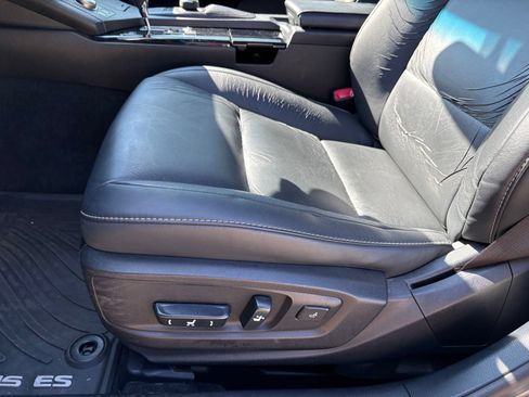 Used 2013 Lexus ES 300h w/ Premium Pkg FWD image 27