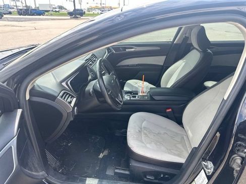 Used 2020 Ford Fusion SE w/ Equipment Group 151A FWD image 6