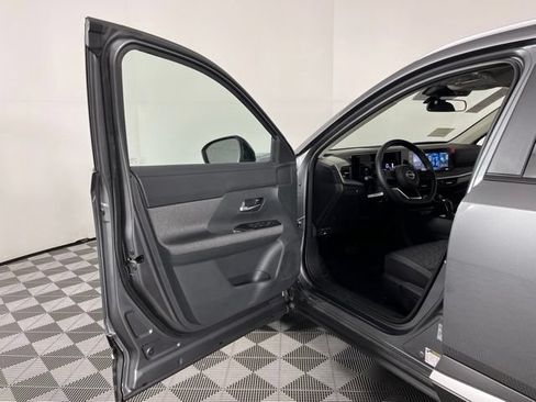 New 2026 Nissan Kicks SV w/ Cold Weather Package FWD image 17