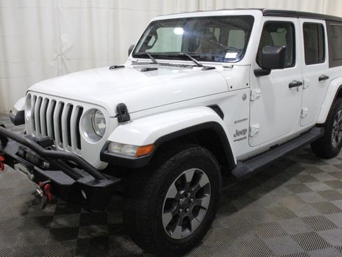 Used 2018 Jeep Wrangler Unlimited Sahara w/ Cold Weather Group AWD/4WD image 32