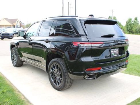 Used 2025 Jeep Grand Cherokee Summit w/ Obsidian Package AWD/4WD image 32