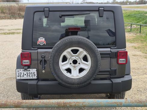 Used 2017 Jeep Wrangler Sport w/ Connectivity Group image 5