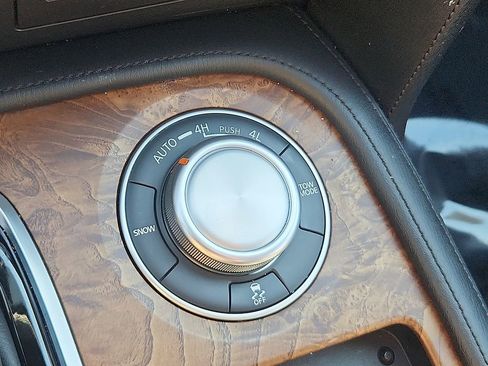 Certified 2024 Nissan Armada SL AWD/4WD image 28