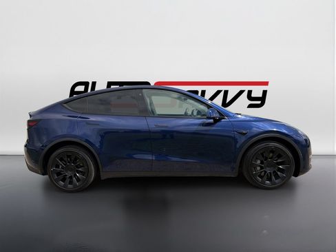 Used 2023 Tesla Model Y Long Range AWD/4WD image 4