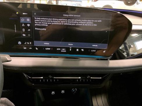 Certified 2025 Audi A6 e-tron Premium Plus w/ Premium Plus RWD image 31