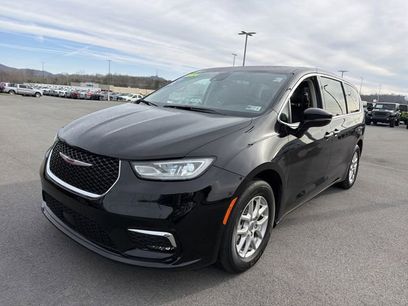 Used 2024 Chrysler Pacifica Touring-L