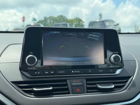 Used 2022 Nissan Altima 2.5 S FWD image 22