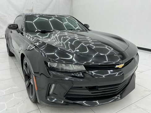 Used 2017 Chevrolet Camaro LT RWD image 3
