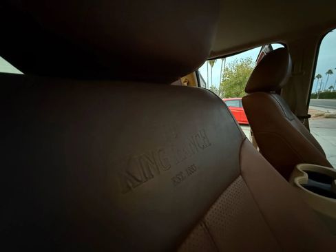 Used 2011 Ford F250 King Ranch w/ FX4 Off Road Pkg image 31