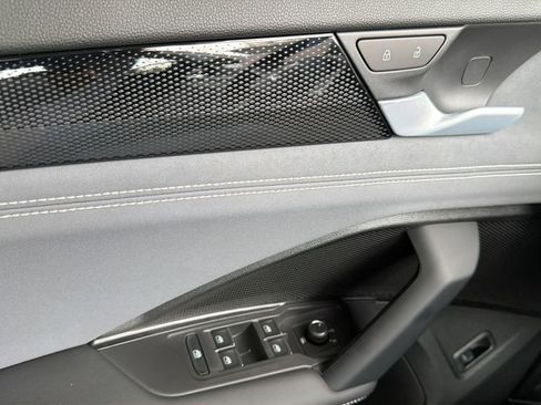 New 2026 Volkswagen Tiguan SE AWD/4WD image 19