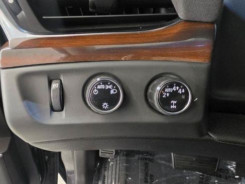 Used 2018 Cadillac Escalade ESV Luxury AWD/4WD image 15