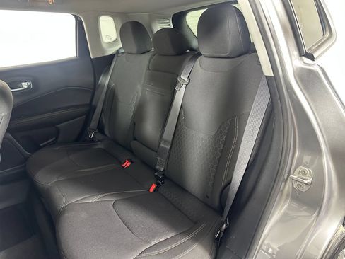 Used 2018 Jeep Compass Sport FWD image 17