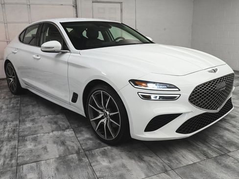 Used 2023 Genesis G70 2.0T image 3