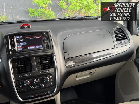 Used 2019 Dodge Grand Caravan SE w/ Power Convenience Group I FWD image 36