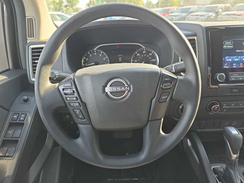Used 2023 Nissan Frontier SV image 11