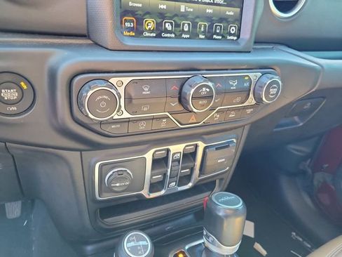Used 2021 Jeep Gladiator Overland w/ Popular Equipment Package AWD/4WD image 21