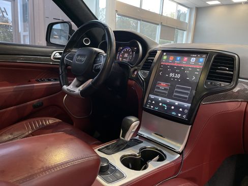 Used 2018 Jeep Grand Cherokee Trackhawk AWD/4WD image 34